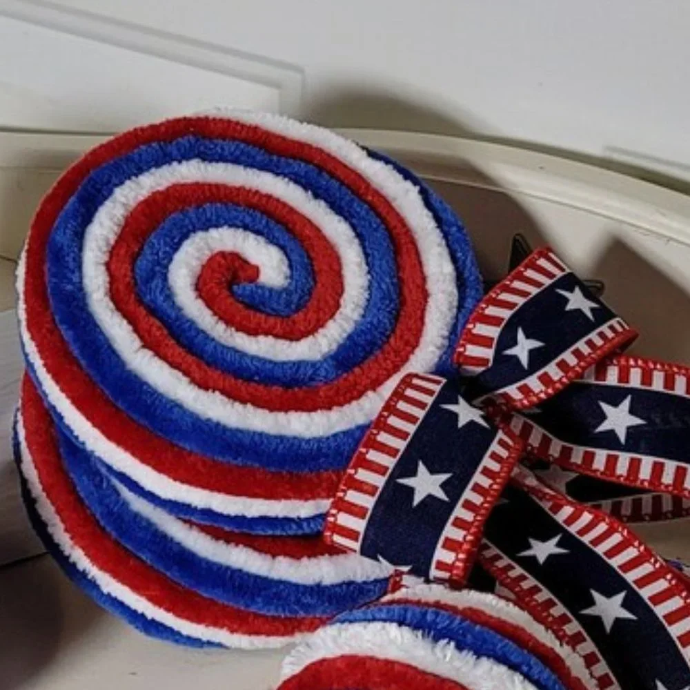 Velvety Red White Blue Patriotic Yarn Lollipops - Set of 2 (Set‎ 1 of 2)